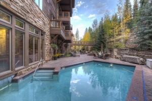 Premier 2 Bedroom Ski In, Ski Out Vacation Rental At The Timbers With The Best Access To Skiing In Keystone