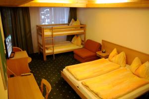 Family Room with Bathroom room in Hotel Eigerblick