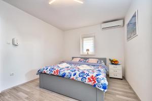 Apartman Franka Novalja Zrče