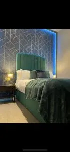 The Law House By The Opulence - Free City Centre Parking - Dudley Hill