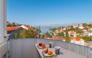 1 Bedroom Nice Apartment In Splitska 