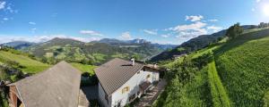 HAUSERHOF Farmhouse with Dolomite View