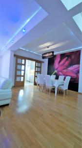 M&L Lux 3-bedroom apartment (sea view)