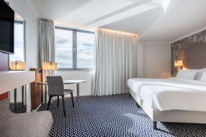 Junior Suite with Marina View room in Radisson Blu Waterfront Hotel Jersey