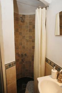 La Casita de Yerba Buena