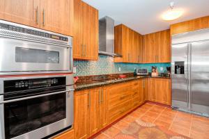 The Sanctuary - Blue Suede Views Penthouse 425B