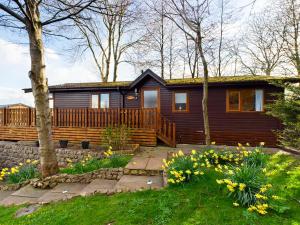 3 Bedroom Lakeview Lodge - Ensuite & Balcony Deck