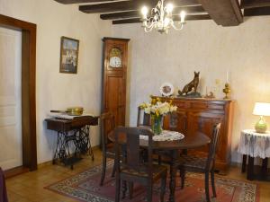 Maisons de vacances Gite Vaupillon, 3 pieces, 4 personnes - FR-1-581-9 : photos des chambres