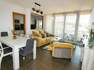 A de Quique. Apartamento a pie de playa.
