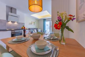 Ventura- Centric, Pool, WIFI and Parking