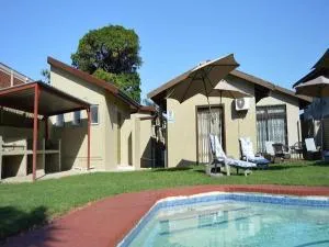 Iqhayiya Guest House - Umlazi