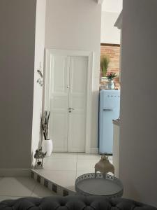 Enry White House img4