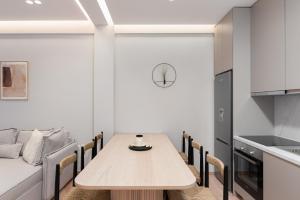 Acropolis White Key Residence