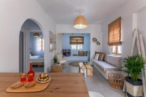 Idalia Stylish Apartment with Hot Tub