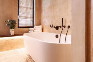 Hotels La Ferme Saint Simeon Spa - Relais & Chateaux : photos des chambres