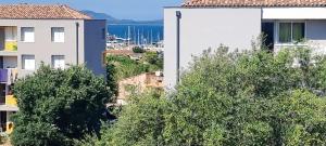 Appartements Appartement d'une chambre avec vue sur la mer et wifi a Porto Vecchio a 5 km de la plage : photos des chambres