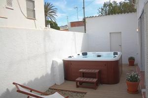Cozy marine & spa villa