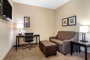 Superior King Suite - Non-Smoking room in Comfort Inn & Suites Scott - West Lafayette