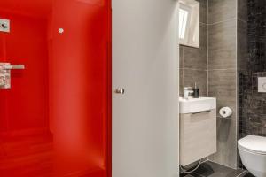 Luxury apartment Martinis with pool