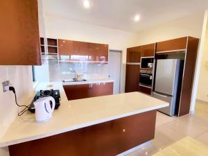 Sunrise Deluxe Suite Imago Loft B 3 bedrooms side seaview above Imago Shopping Mall