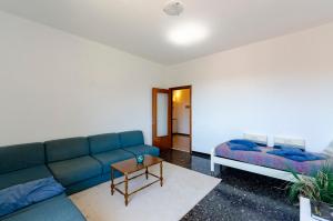 JOIVY Family Flat Terrace & Parking near Beach