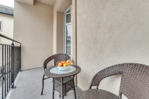 Central Platinum Apartments 28 z balkonem