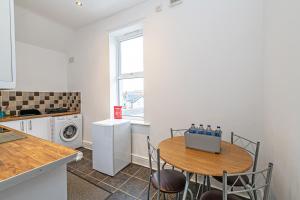Two bedroom holiday apartment Colwyn Bay