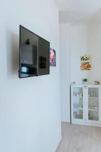 DONNA APOLLONIA home holiday