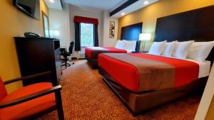 Queen Room with Two Queen Beds room in Stonebrook Lodge Bryson City