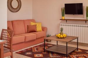 House by the sea with pool, Rijeka Rezhevichi (Petrovac)