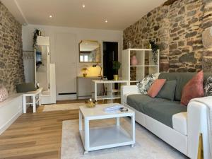 Appartements STUDIO HYPERCENTRE a 1 MN PLAGE ET DES PORTS : photos des chambres