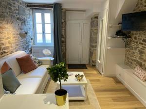 Appartements STUDIO HYPERCENTRE a 1 MN PLAGE ET DES PORTS : photos des chambres