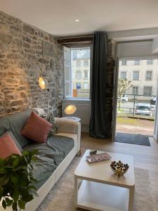 Appartements STUDIO HYPERCENTRE a 1 MN PLAGE ET DES PORTS : photos des chambres