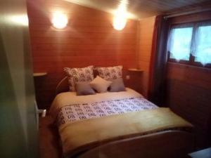 Chalets Gite chalet tout confort et au calme a Montaiguet en Forez : photos des chambres