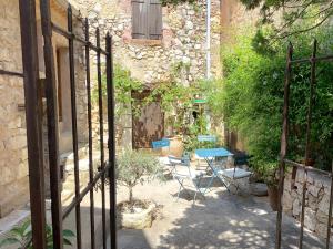 Chez Franck, charmant dorpshuis met unieke sfeer - 3hvězdičkové hotely ve městě Tourrettes-sur-Loup