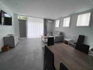 Espectacular Planta Baja con terraza y parking a 5 min de la playa