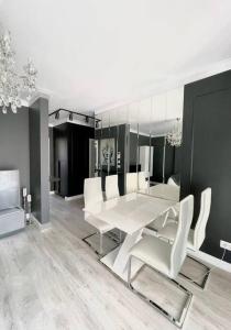 Selling Sunset Apartaments 2