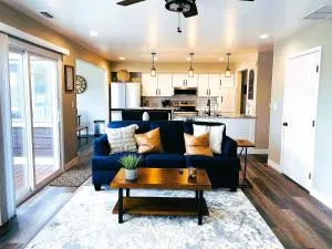 Harborview 3-6-8 on Main - هورون