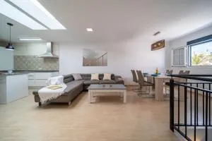 Volcano Getaway - Adults Only - Los Verdes