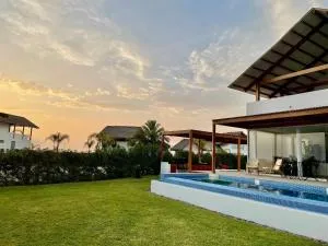 HOP MYKONOS en playa y naturaleza de Chincha - Sunampe