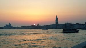 LARGE TOP 3 ROOMS FLAT CENTRAL RIALTO