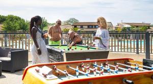Maisons de vacances Maison avec piscine chauffee de Paques a la toussaint acces animation & parc aquatique de juin a fin septembre : photos des chambres
