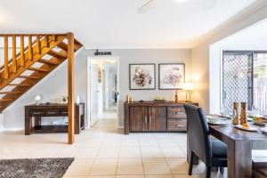 Willows At The Bay Large House with Aircon WI-FI and Boat Parking