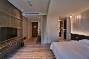 Taihe sun and the moon hostel