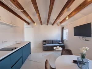 AS Deluxe Apartments