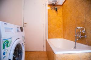 Room in Guest room Kamchu Apartments Viale Somalia