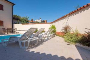 House MELLY with Swimming Pool