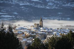 Appartements L'HIVERNET, grand Triplex neuf au coeur d'Embrun acces facile : photos des chambres