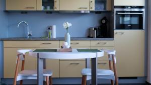 schöne 2-Raum-Ferienwohnung mit Terrasse - Haus Ostseeblick 1 FeWo Steuerbord