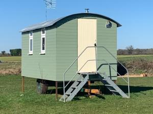 Maple Hut Four Acre Farm